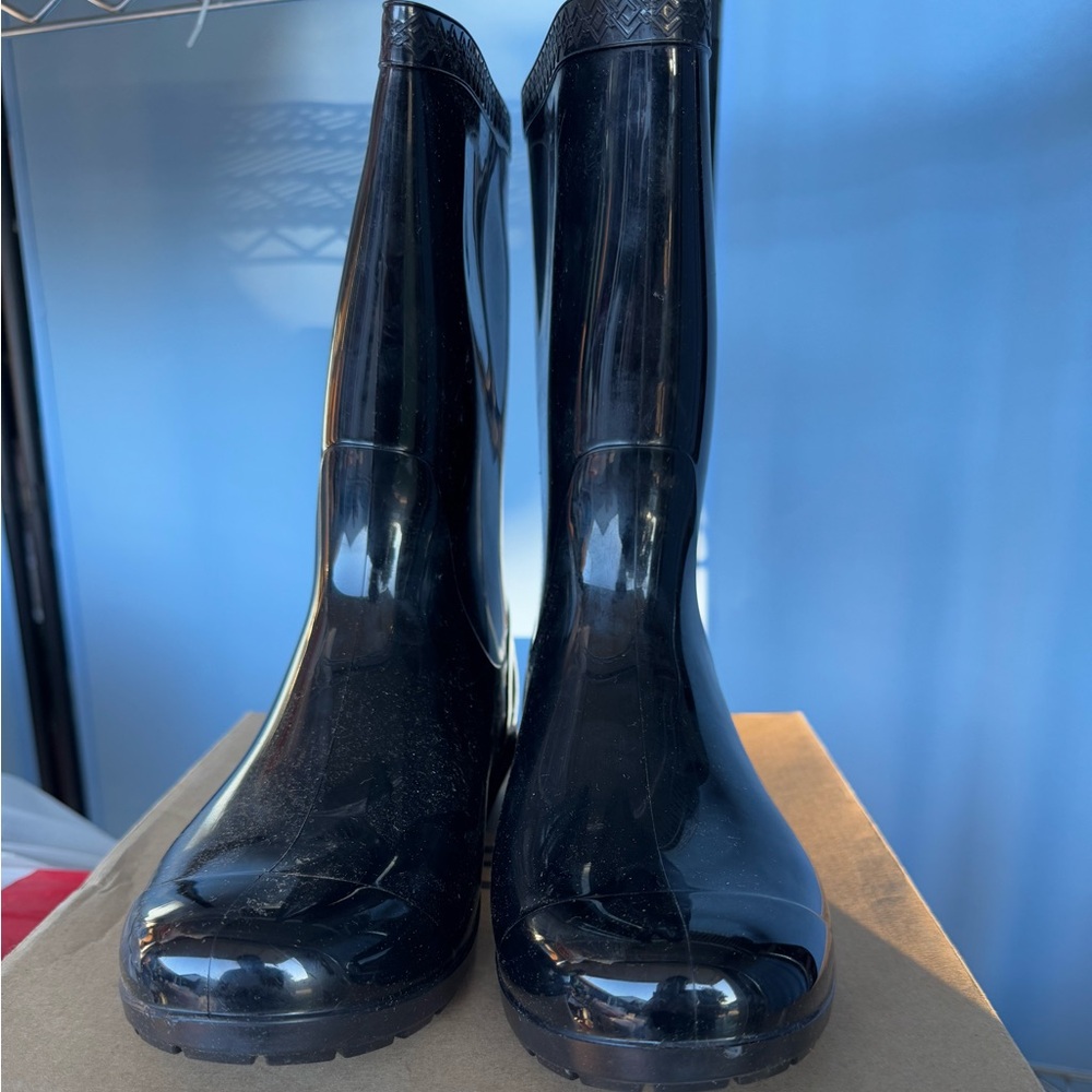 UGG rain boot Shayne mid height